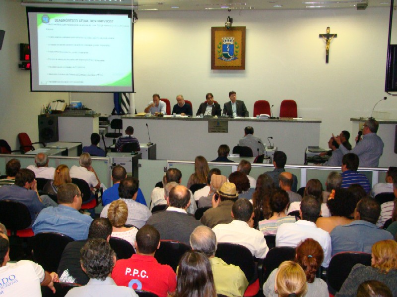 Audiência Pública sobre concessão de resíduos sólidos leva 180 pessoas à Câmara